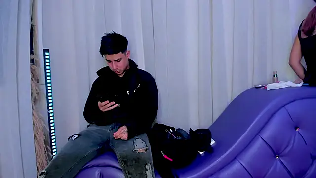 Snapshot of Yourslust_ chatting on December 15, 2025, 8:24 pm Yourslust online show from December 15, 2025, 8:24 pm