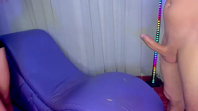 Snapshot of Yourslust_ chatting on December 18, 2025, 2:12 pm Yourslust online show from December 18, 2025, 2:12 pm