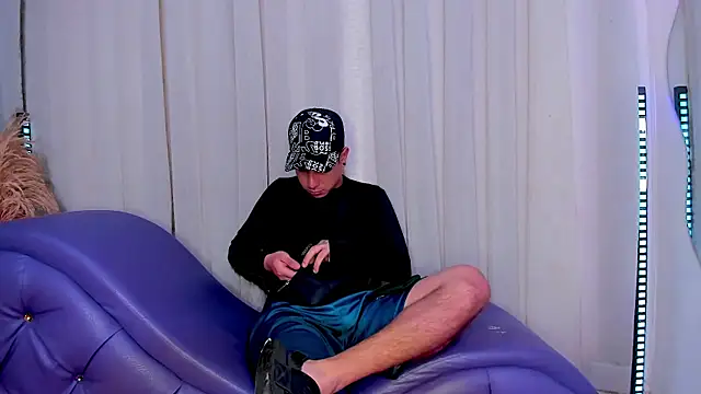 Snapshot of Yourslust_ chatting on January 16, 2026, 12:31 pm Yourslust online show from January 16, 2026, 12:31 pm