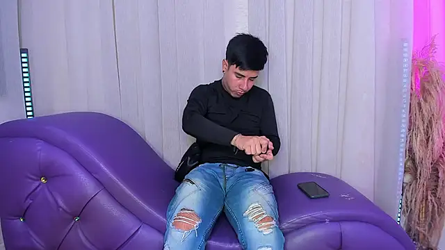 Snapshot of Yourslust_ chatting on February 2, 2026, 12:26 pm Yourslust online show from February 2, 2026, 12:26 pm