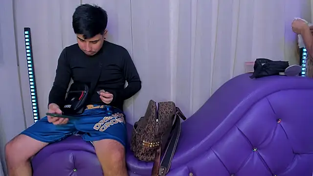 Snapshot of Yourslust_ chatting on February 12, 2026, 8:26 pm Yourslust online show from February 12, 2026, 8:26 pm