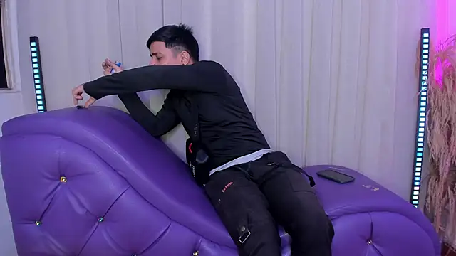 Snapshot of Yourslust_ chatting on February 13, 2026, 12:34 pm Yourslust online show from February 13, 2026, 12:34 pm