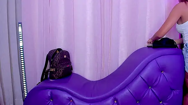 Snapshot of Yourslust_ chatting on February 16, 2026, 8:05 pm Yourslust online show from February 16, 2026, 8:05 pm