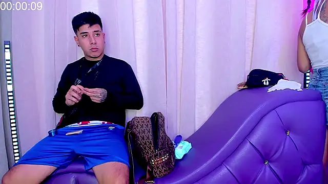 Snapshot of Yourslust_ chatting on February 20, 2026, 8:09 pm Yourslust online show from February 20, 2026, 8:09 pm