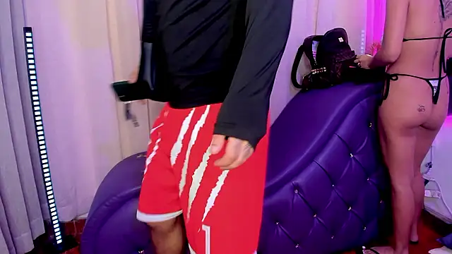 Snapshot of Yourslust_ chatting on March 3, 2026, 8:04 pm Yourslust online show from March 3, 2026, 8:04 pm