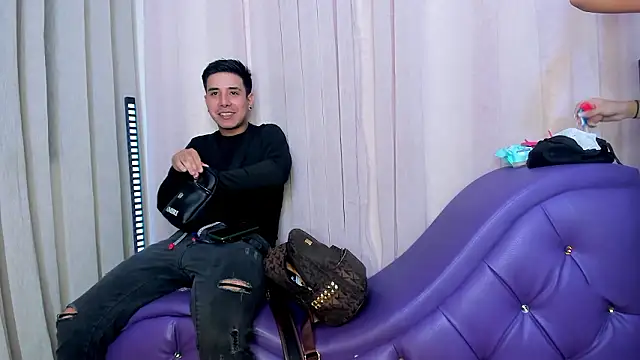 Snapshot of Yourslust_ chatting on March 7, 2026, 8:06 pm Yourslust online show from March 7, 2026, 8:06 pm