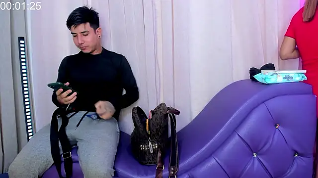 Snapshot of Yourslust_ chatting on March 8, 2026, 7:28 pm Yourslust online show from March 8, 2026, 7:28 pm