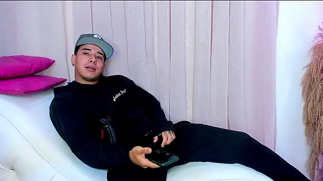 Snapshot of Yourslust_ chatting on March 21, 2026, 1:48 pm Yourslust online show from March 21, 2026, 1:48 pm