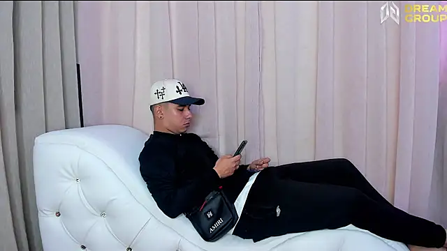 Snapshot of Yourslust_ chatting on March 26, 2026, 1:28 pm Yourslust online show from March 26, 2026, 1:28 pm