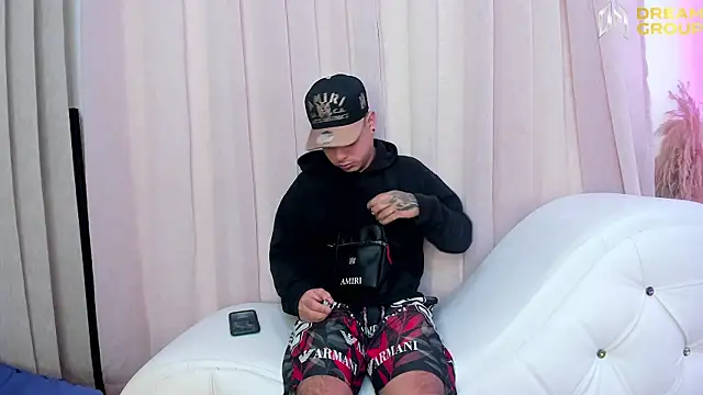 Snapshot of Yourslust_ chatting on April 12, 2026, 2:33 pm Yourslust online show from April 12, 2026, 2:33 pm