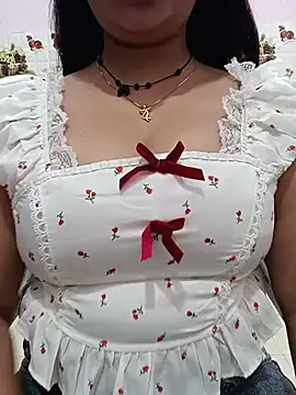 Snapshot of cute-mahek chatting on June 1, 2026, 9:44 am cute-mahek online show from June 1, 2026, 9:44 am