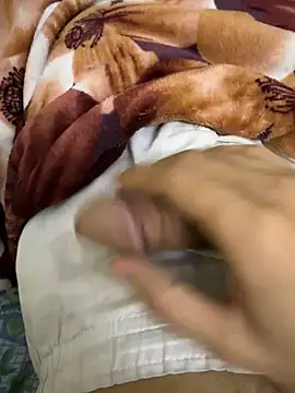 Snapshot of hamed-697 chatting on December 14, 2024, 11:45 pm hamed-697 online show from December 14, 2024, 11:45 pm