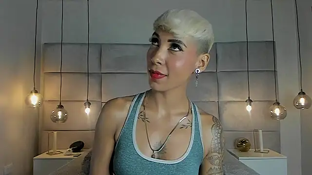 MiaMorgan  online show from February 8, 2025, 3:21 pm