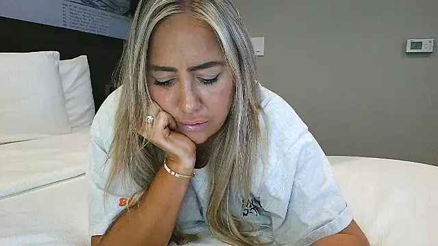 Snapshot of sunshinekisses chatting on February 7, 2026, 7:06 pm sunshinekisses online show from February 7, 2026, 7:06 pm