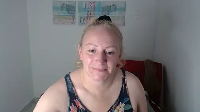 emperabigbootybigass online show from April 16, 2026, 10:01 pm