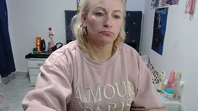 emperabigbootybigass online show from May 16, 2026, 12:40 am