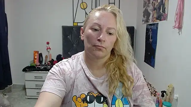 emperabigbootybigass online show from May 21, 2026, 6:04 pm