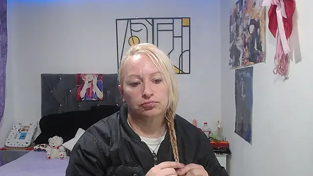 emperabigbootybigass online show from July 9, 2026, 12:20 pm