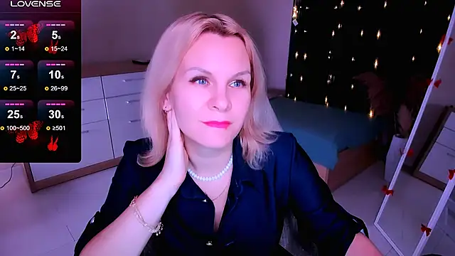 Snapshot of Louisa_Bay chatting on January 25, 2025, 7:49 am Louisa Bay online show from January 25, 2025, 7:49 am