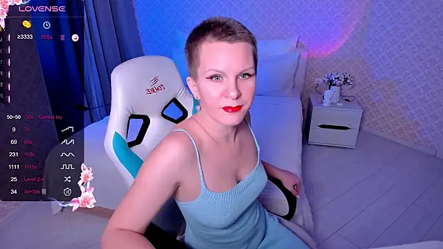 Snapshot of Louisa_Bay chatting on November 28, 2025, 4:53 pm Louisa Bay online show from November 28, 2025, 4:53 pm