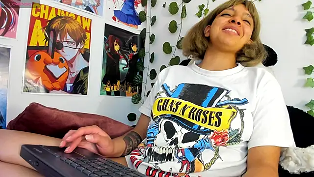 miku katsuragi online show from January 8, 2025, 5:59 am