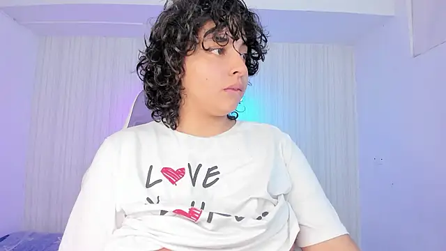 Snapshot of miku_katsuragi chatting on February 1, 2026, 2:43 am miku katsuragi online show from February 1, 2026, 2:43 am