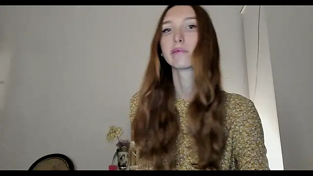 Snapshot of LisaIcon chatting on October 20, 2025, 5:02 pm LisaIcon online show from October 20, 2025, 5:02 pm