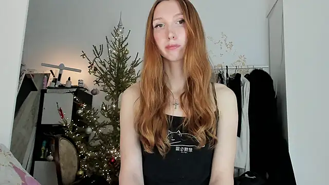 Snapshot of LisaIcon chatting on January 13, 2026, 9:42 pm LisaIcon online show from January 13, 2026, 9:42 pm