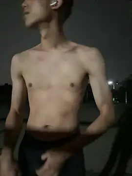 Snapshot of Benson18y chatting on April 7, 2026, 4:07 pm Benson18y online show from April 7, 2026, 4:07 pm