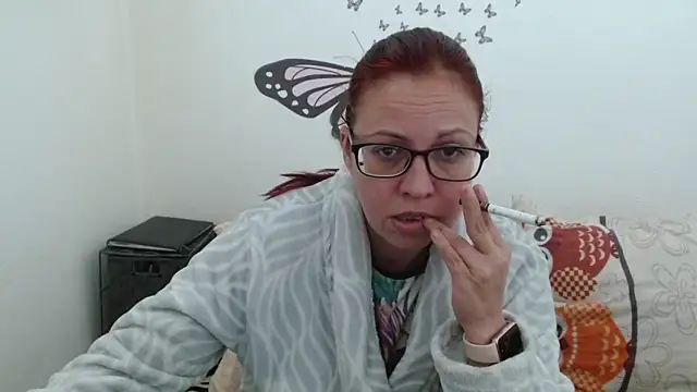 LadyHellene online show from April 10, 2026, 10:09 am