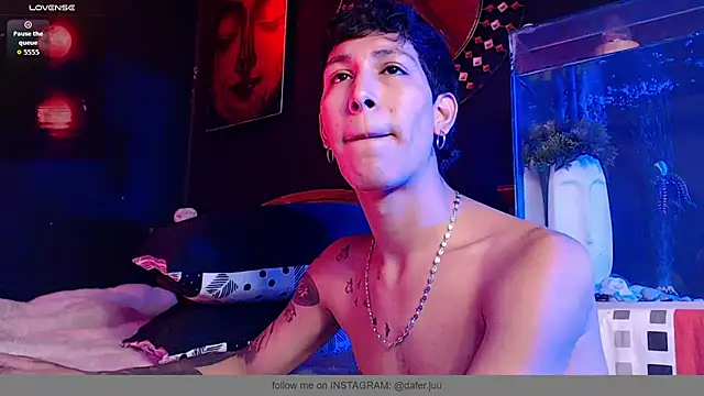 Godly huan online show from December 2, 2025, 7:03 am