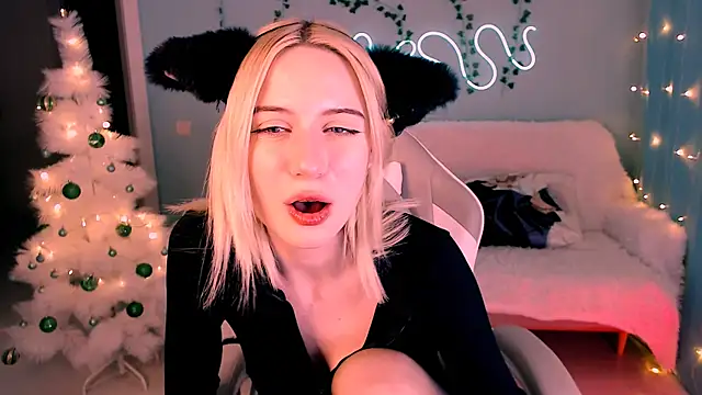 Snapshot of Sweet_Richal chatting on December 15, 2024, 1:13 am Sweet Richal online show from December 15, 2024, 1:13 am