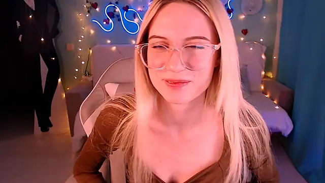 Snapshot of Sweet_Richal chatting on February 17, 2025, 1:15 am Sweet Richal online show from February 17, 2025, 1:15 am