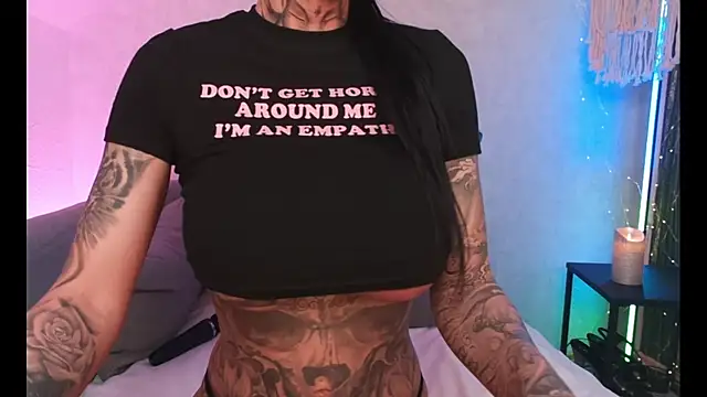 MeganWitch online show from February 5, 2025, 10:12 pm