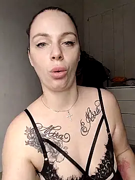 Snapshot of Lola_Hale chatting on March 6, 2025, 5:54 pm Lola Hale online show from March 6, 2025, 5:54 pm