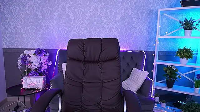 EmilySunshineS online show from December 1, 2025, 7:46 am