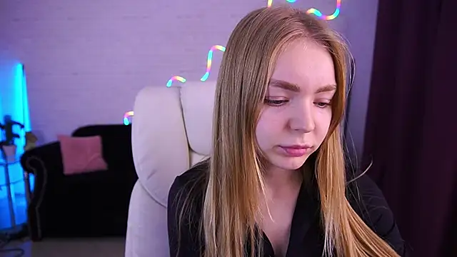 EmilySunshineS online show from December 3, 2025, 9:29 am