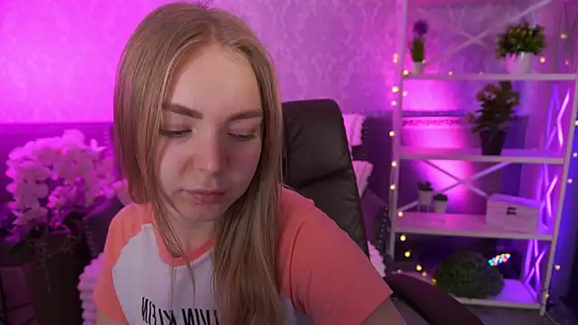 EmilySunshineS online show from February 9, 2026, 8:18 am