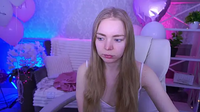 EmilySunshineS online show from February 19, 2026, 7:04 am