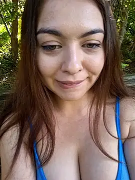 Snapshot of la_luna_sorse chatting on October 3, 2025, 12:13 pm la luna sorse online show from October 3, 2025, 12:13 pm