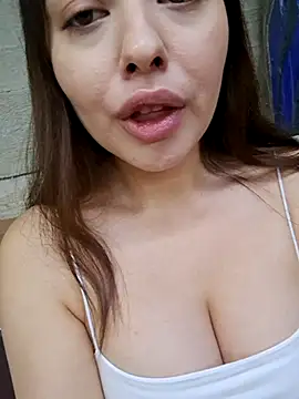 Snapshot of la_luna_sorse chatting on October 29, 2025, 6:37 am la luna sorse online show from October 29, 2025, 6:37 am