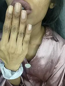 glam goddess online show from December 6, 2024, 4:36 am