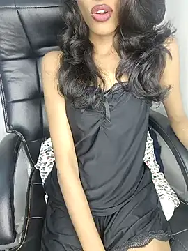 glam goddess online show from December 24, 2024, 5:05 am