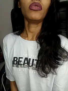 glam goddess online show from January 10, 2025, 5:05 am