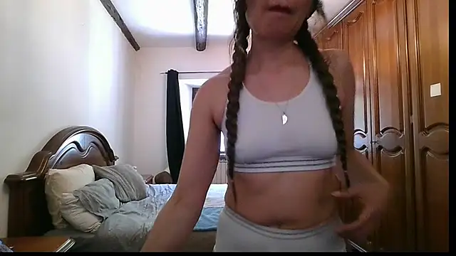 KarolinaReaper online show from May 26, 2026, 12:23 pm