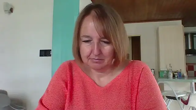 Sandcoq online show from April 28, 2026, 9:25 am