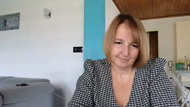 Snapshot of Sandcoq chatting on June 10, 2026, 8:02 am Sandcoq online show from June 10, 2026, 8:02 am