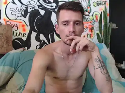 roystonee01 online show from September 14, 2025, 2:27 pm