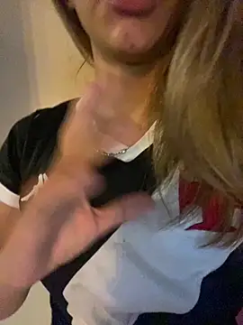 Carolinen online show from March 25, 2026, 6:36 pm