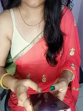 Snapshot of santurmom chatting on September 13, 2025, 8:19 pm santurmom online show from September 13, 2025, 8:19 pm